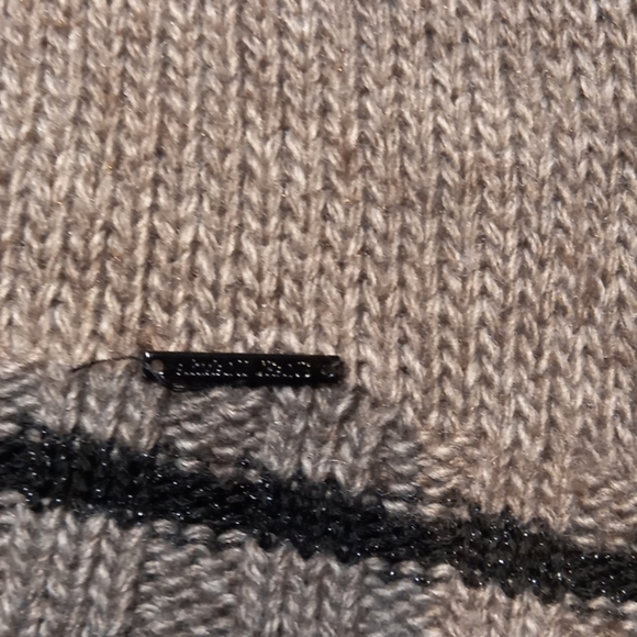 Armani Jeans wool acrylic sweater. - Picture 12 of 12